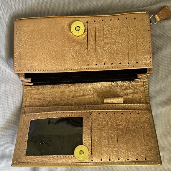 Wallet- crossbody rose gold wallet. - Picture 3 of 3